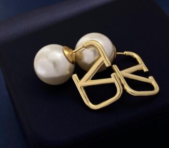 Valentino Garavani Vlogo Signiture Pearl Earrings